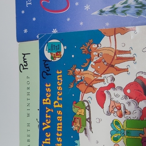 Scholastic Christmas Pack of 4 Paperback Books - Used - Picture 2 of 4